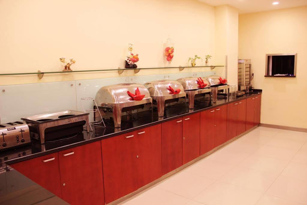 7 Days Inn Shanghai Xujiahui Caobao Road Subway Station Branch Xuhui Exteriör bild